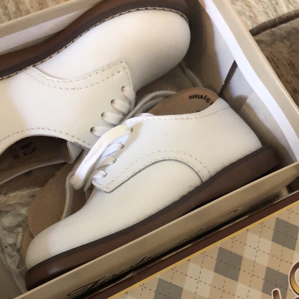 Excellent condition footmates white Oxford toddler shoes size 6